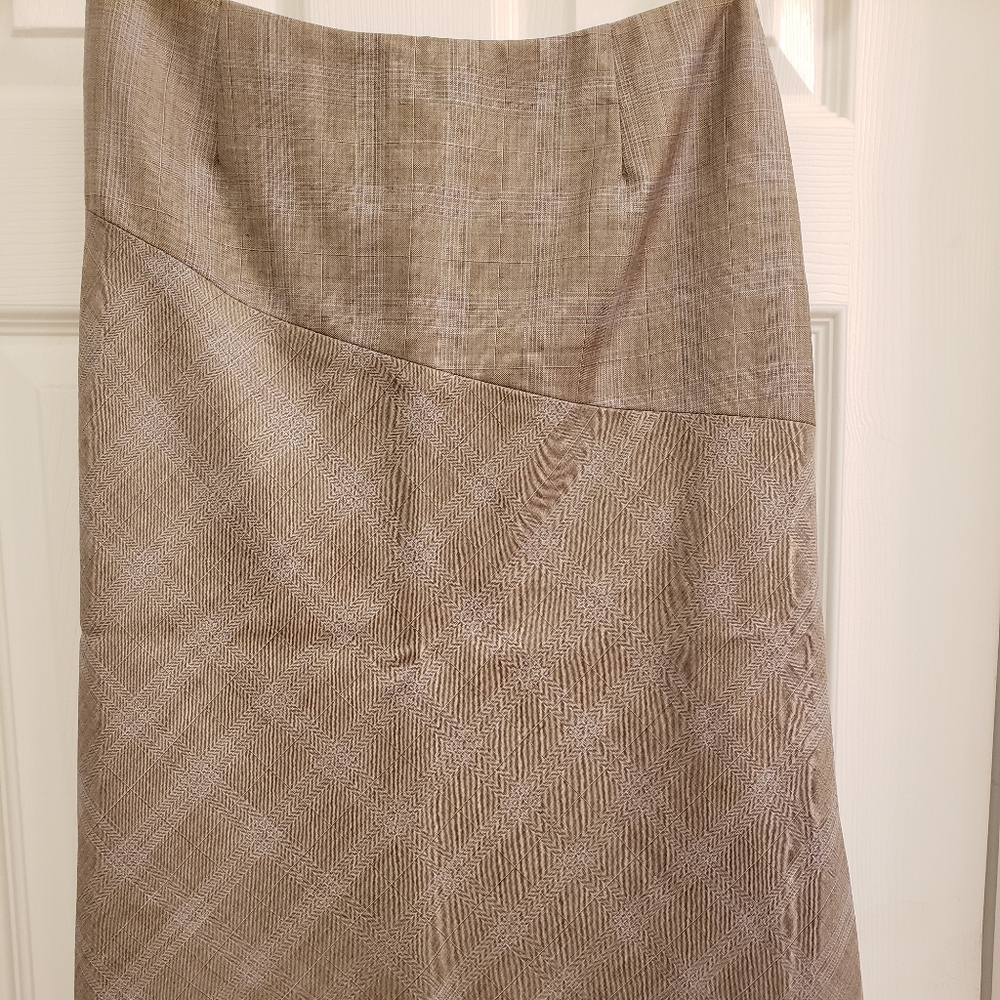 Authentic Carolina Herrera below knee skirt